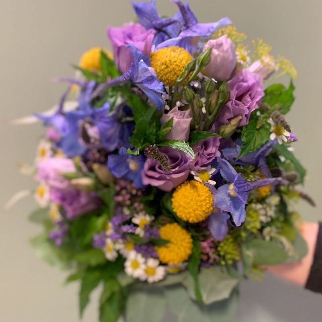 Blumen Hübner - Werkstücke Hochzeit - Brautstrauß gelb lila